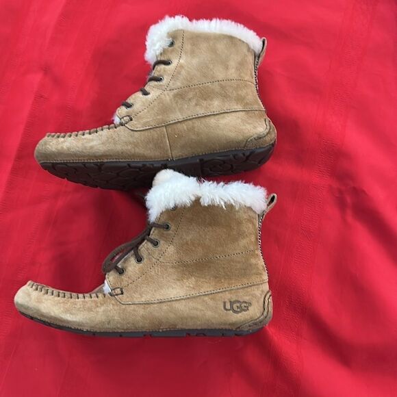 UGGS CHESNUT MOCCASIN BOOTS SIZE 5.5 - Picture 7 of 9